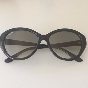 Ray-Ban Cat Eye Sunglasses-Black